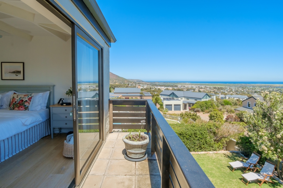 4 Bedroom Property for Sale in Stonehaven Estate Western Cape